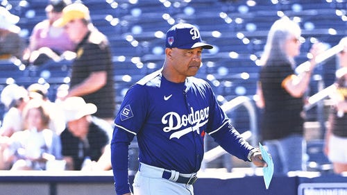 MLB Trending Image: Dodgers manager Dave Roberts went golfing with Kevin from 'The Office' during Shohei Ohtani rumors